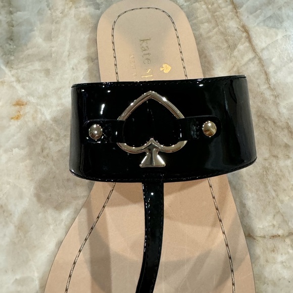 Kate Spade Cece Heart Black Shiny PVC Thong Sandals. New - Picture 8 of 9